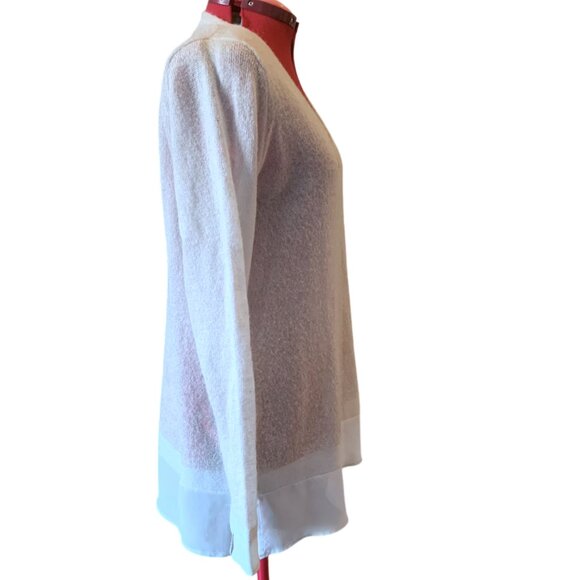 CONTEMPORAINE - Gray Top V neck - touch of mohair semi Sheer sweater - large - Picture 9 of 13